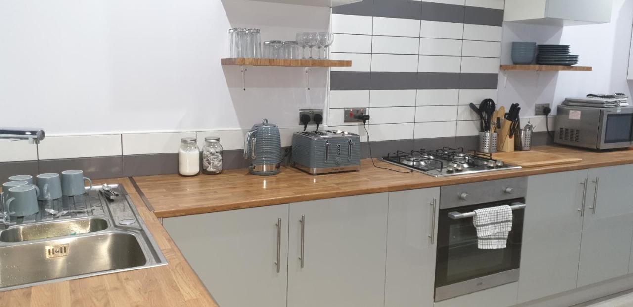 Homestay In Birmingham Sleeps 8 - Free Parking & Wifi Екстериор снимка