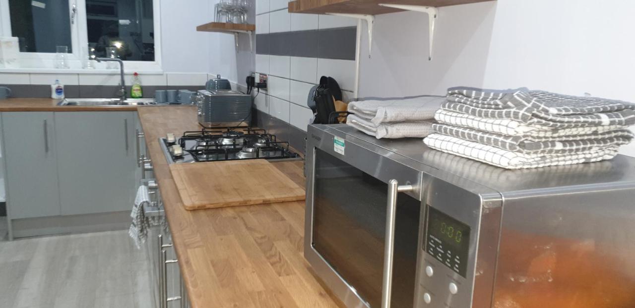 Homestay In Birmingham Sleeps 8 - Free Parking & Wifi Екстериор снимка