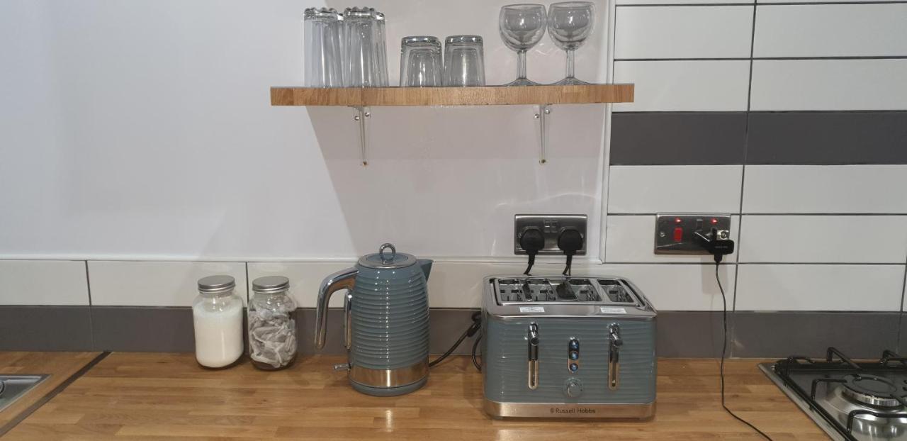 Homestay In Birmingham Sleeps 8 - Free Parking & Wifi Екстериор снимка