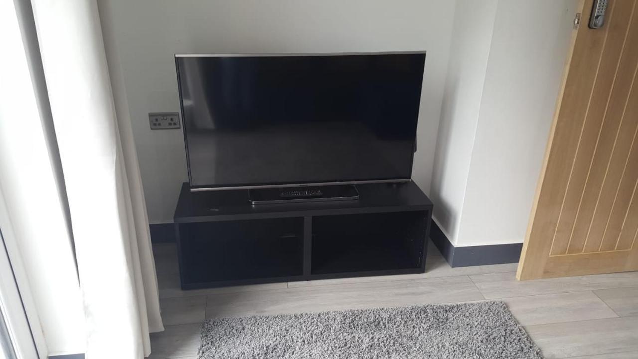 Homestay In Birmingham Sleeps 8 - Free Parking & Wifi Екстериор снимка
