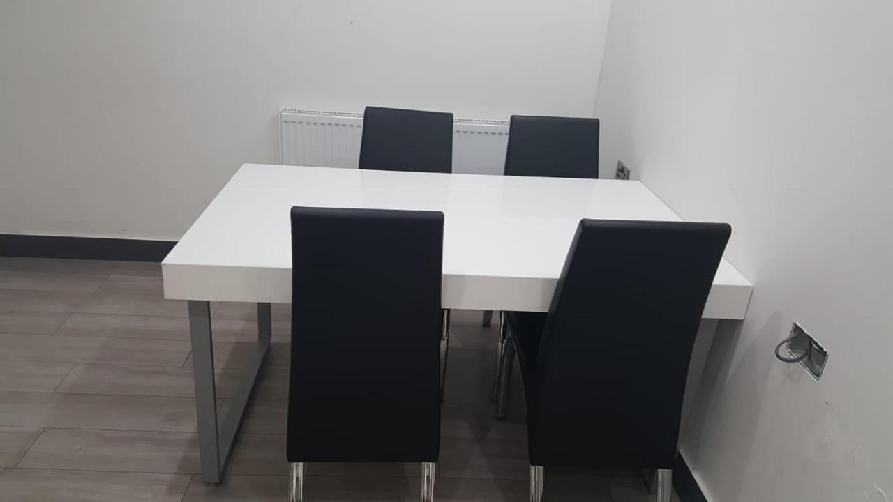 Homestay In Birmingham Sleeps 8 - Free Parking & Wifi Екстериор снимка